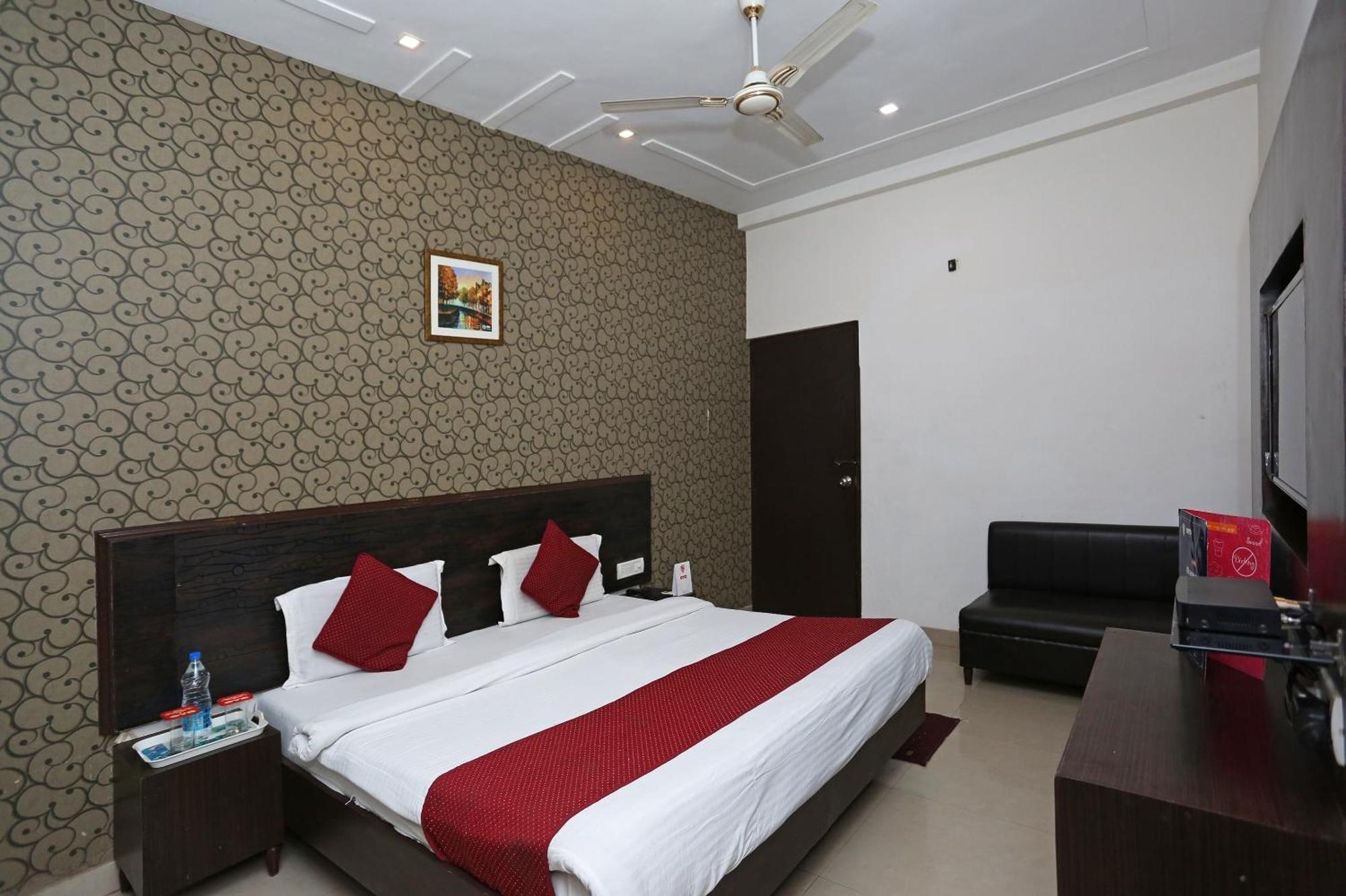 Hotel O Kanha Continental Agra  Kültér fotó